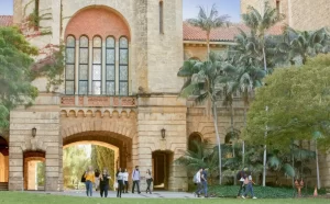 争议中的西澳高校大合并：世界排名跃升VS学生抗议...